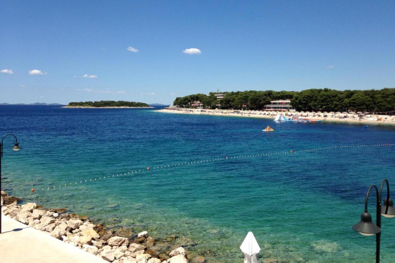 Guest House Adria 2 Primošten Екстериор снимка